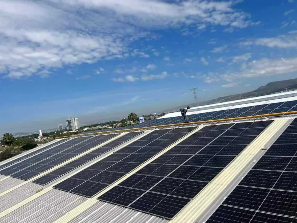 Sistema solar de Calzado Vertical en León, Guanajuato